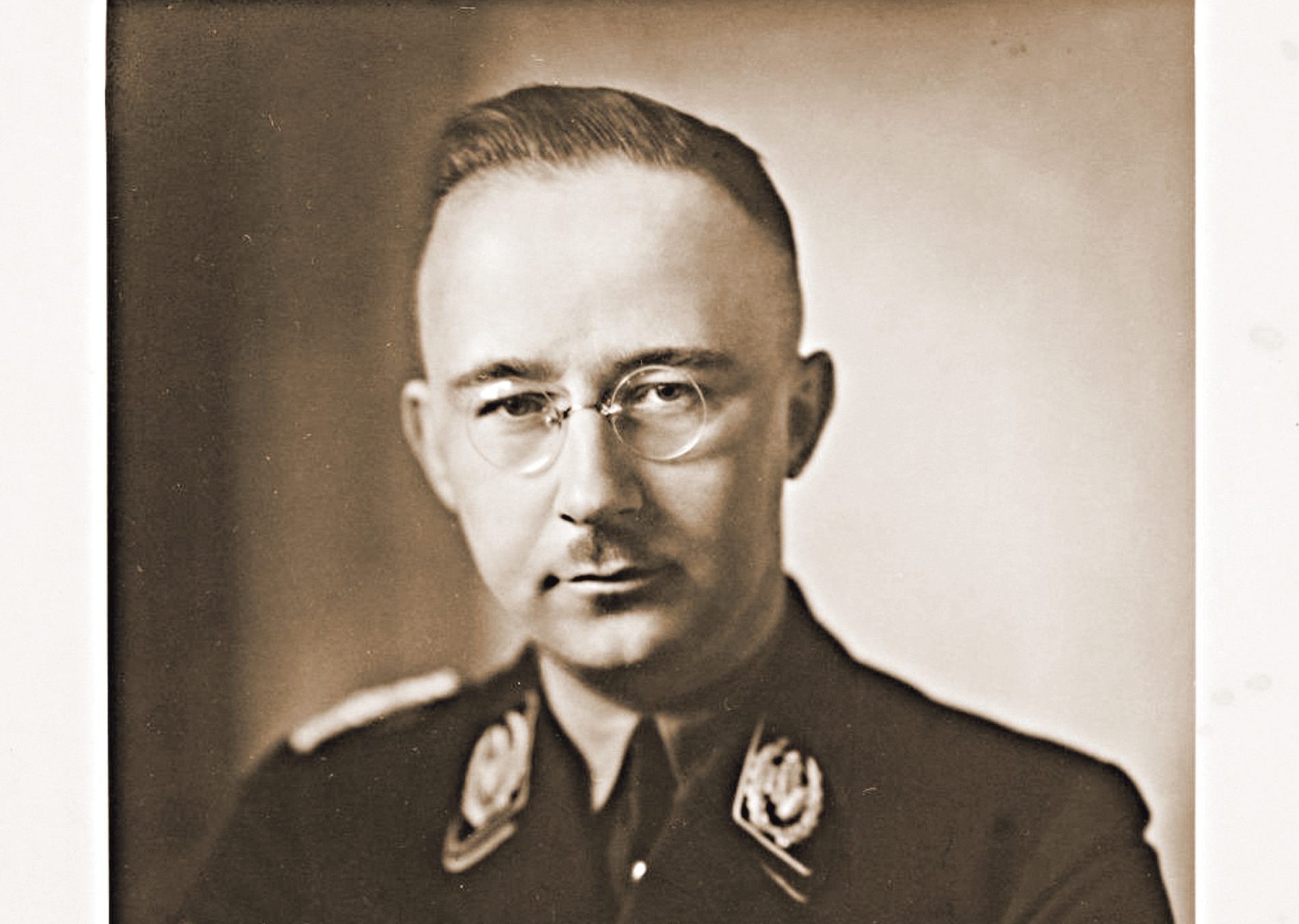 Heinrich Himmler. Esta é a primeira das histórias dos mais sádicos canalhas que a Alemanha nazi deu ao mundo