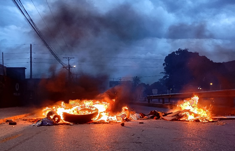 Protestos voltam em força em Moçambique (com vídeos)