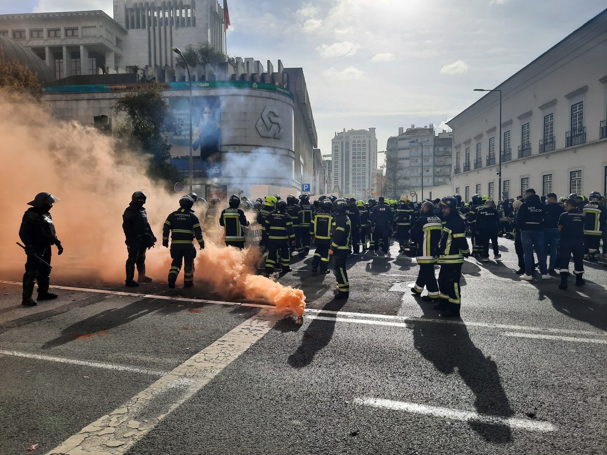 Governo convoca sindicatos dos bombeiros sapadores para negociações