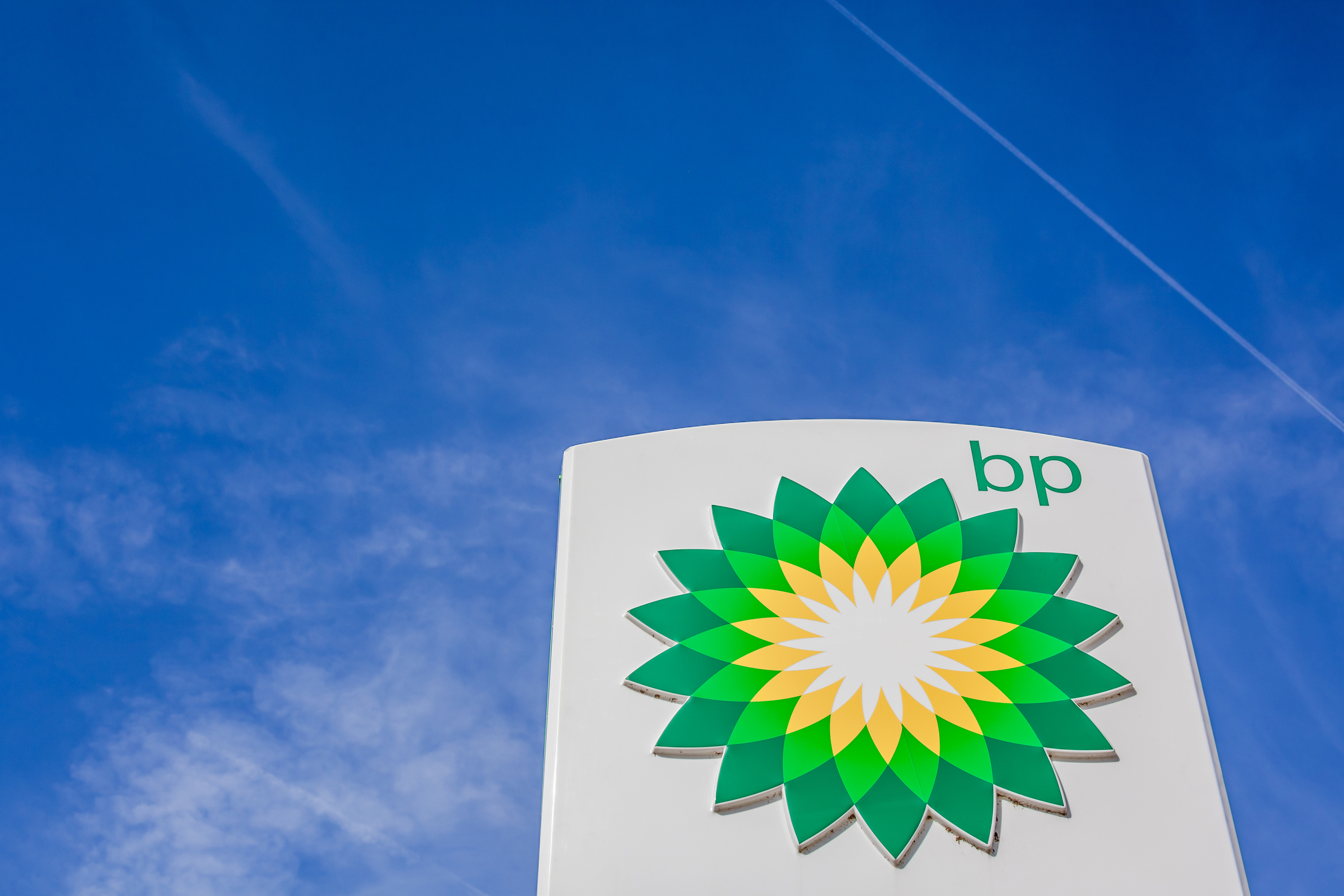 BP anuncia redução de milhares de postos de trabalho