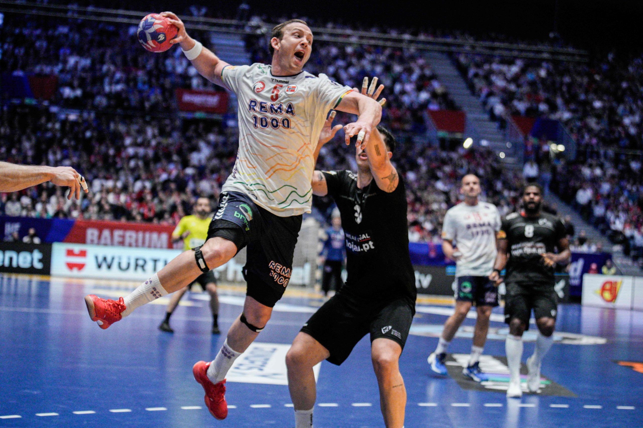 Portugal na segunda fase do mundial de andebol com quatro pontos