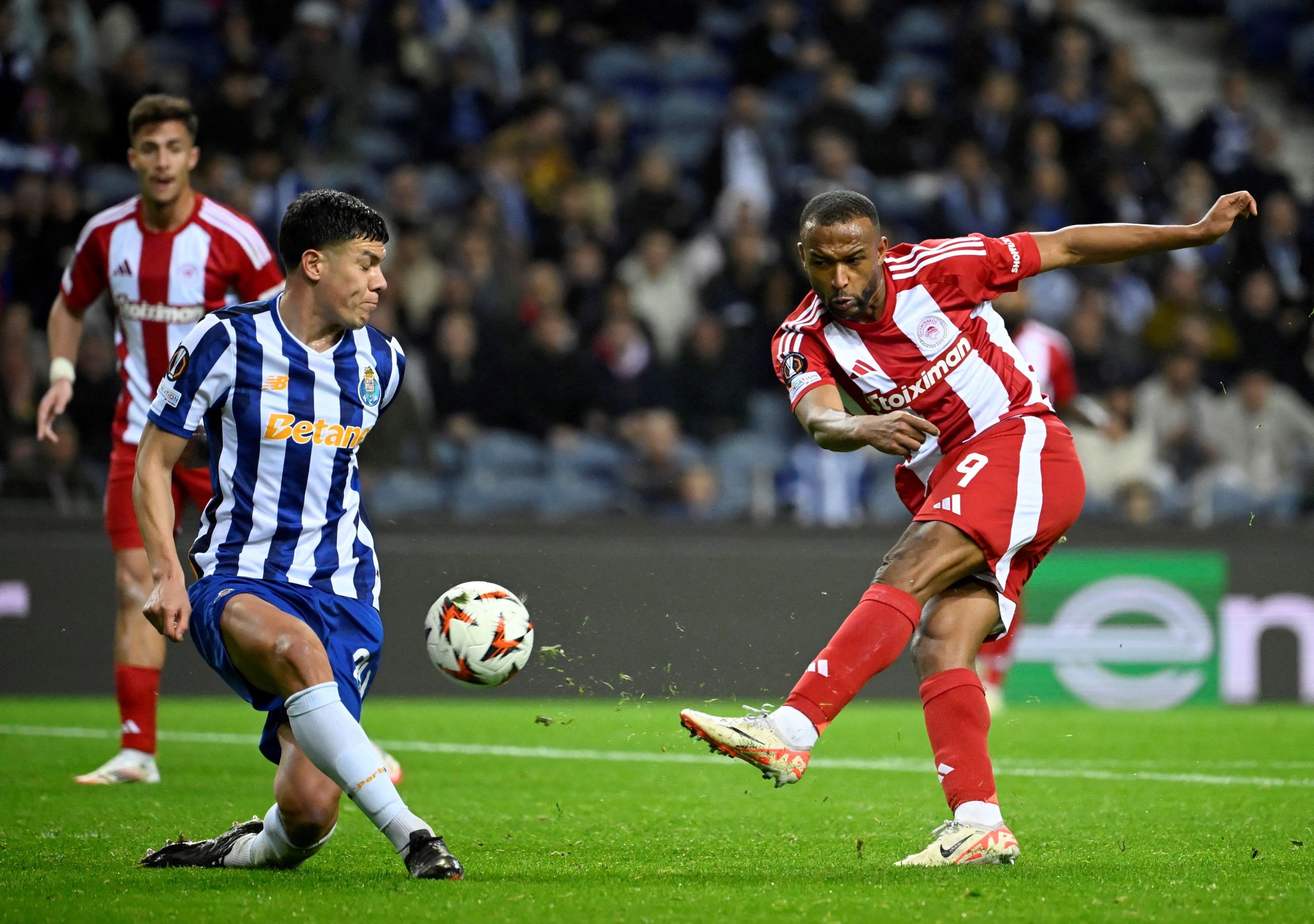 FC Porto falha acesso direto a ‘oitavos’ da Liga Europa