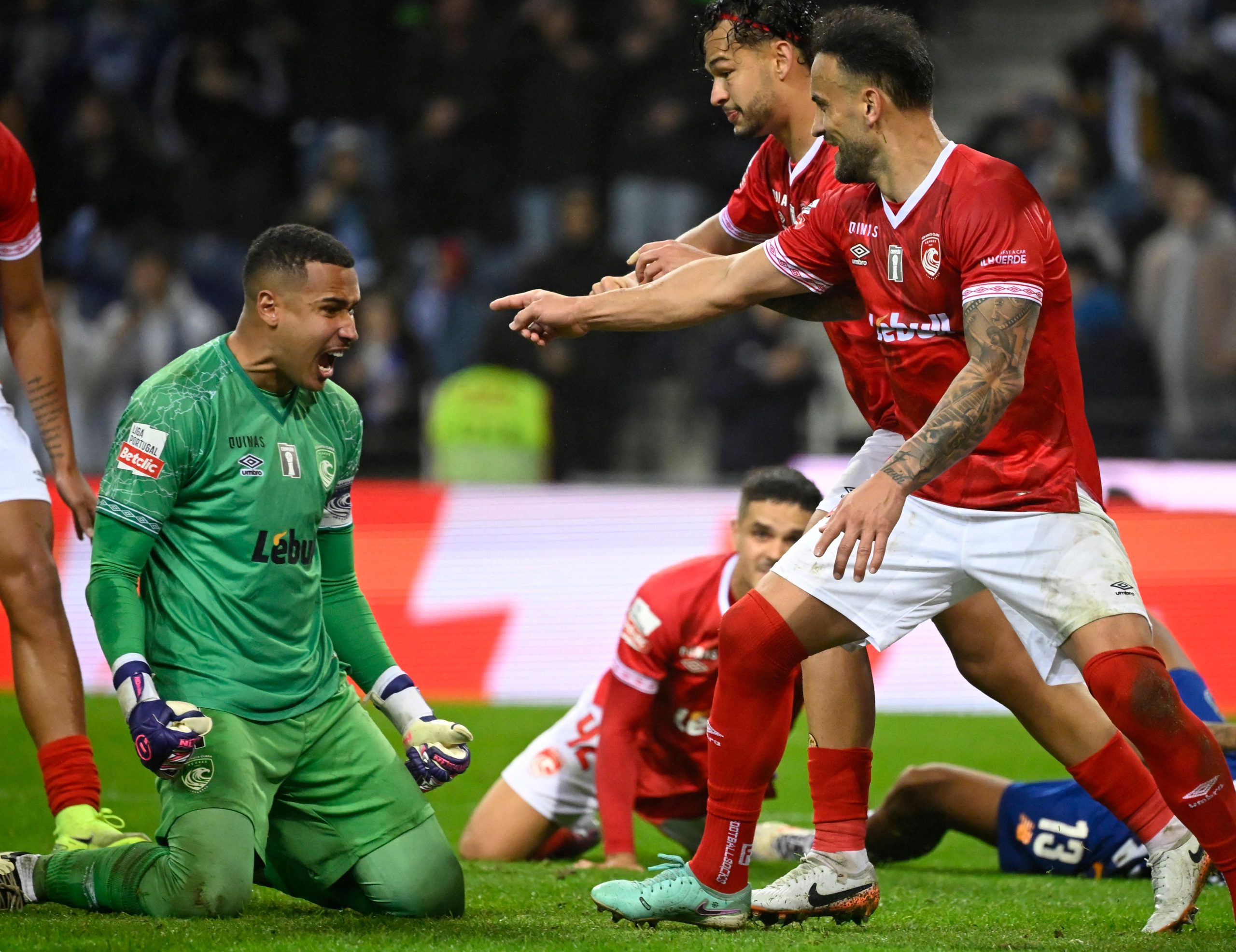 Empate deixa FC Porto a seis pontos da liderança