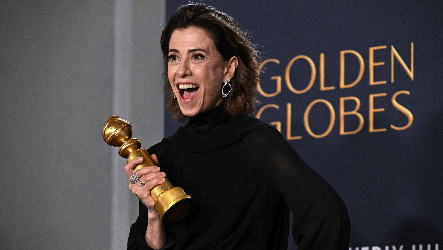 Fernanda Torres faz história ao vencer o Globo de Ouro de Melhor Atriz