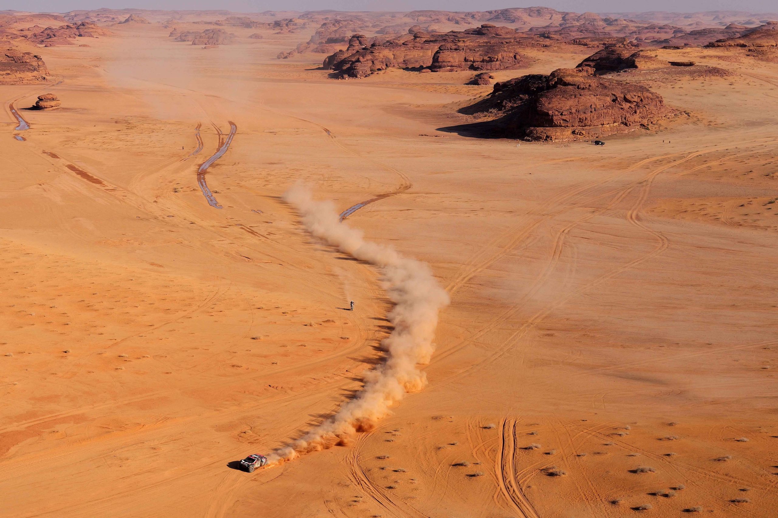 Portugueses resistem à dureza do Dakar