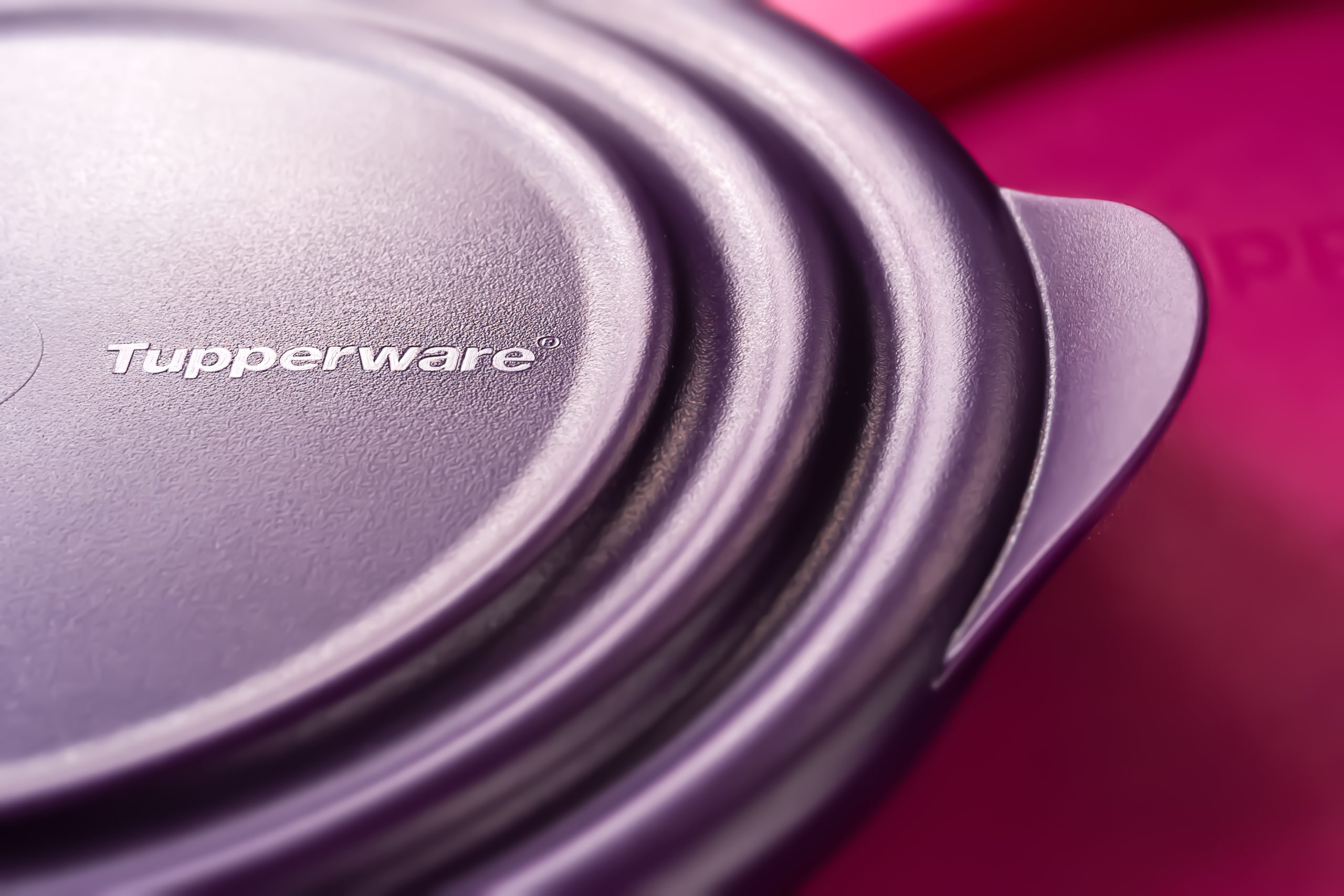 Grupo de investidores apresenta proposta para adquirir fábrica da Tupperware