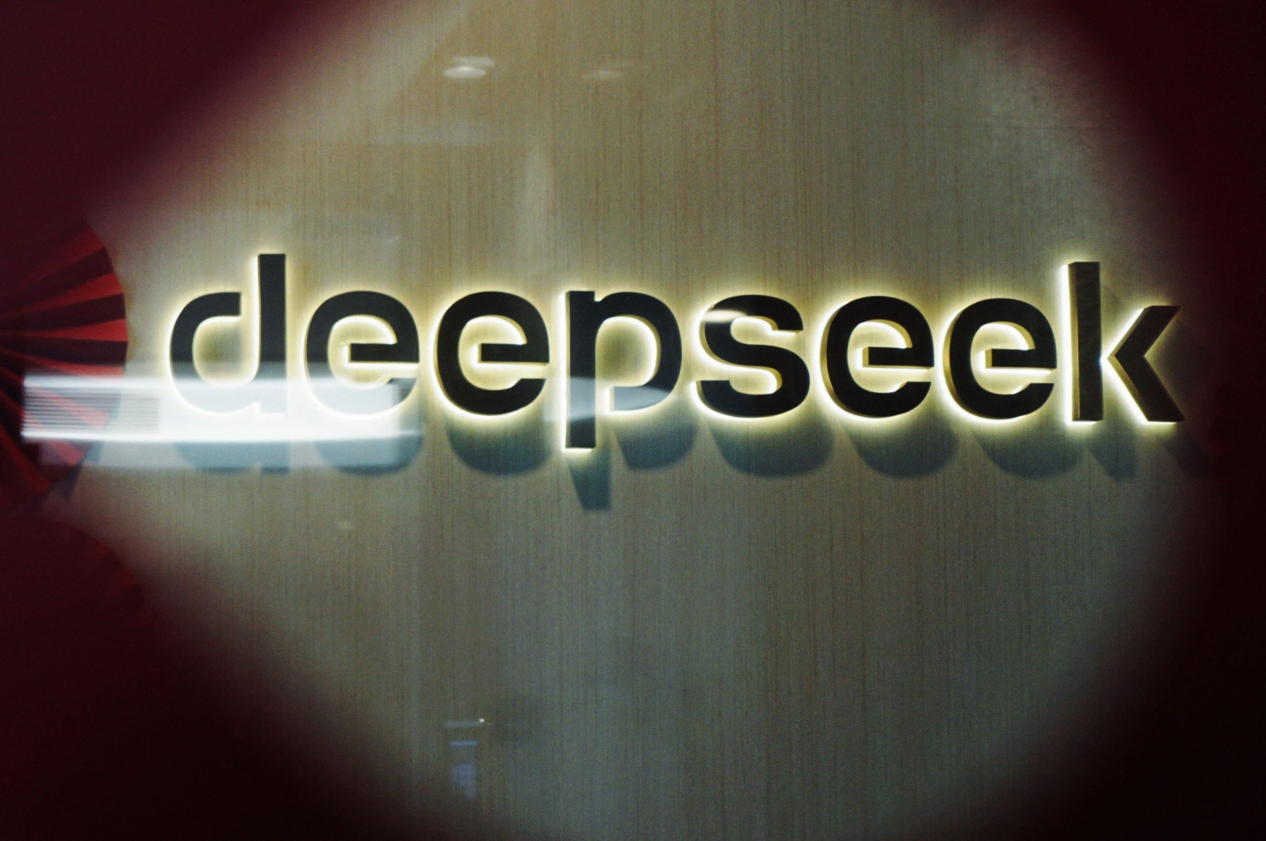 DeepSeek partilha código com empresa estatal chinesa