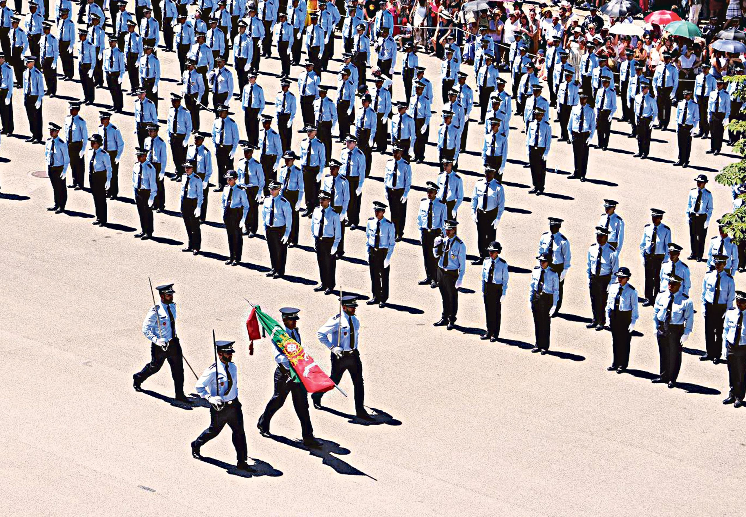 Segurança. Norma travão &#8216;ilegal&#8217; trava caos na PSP