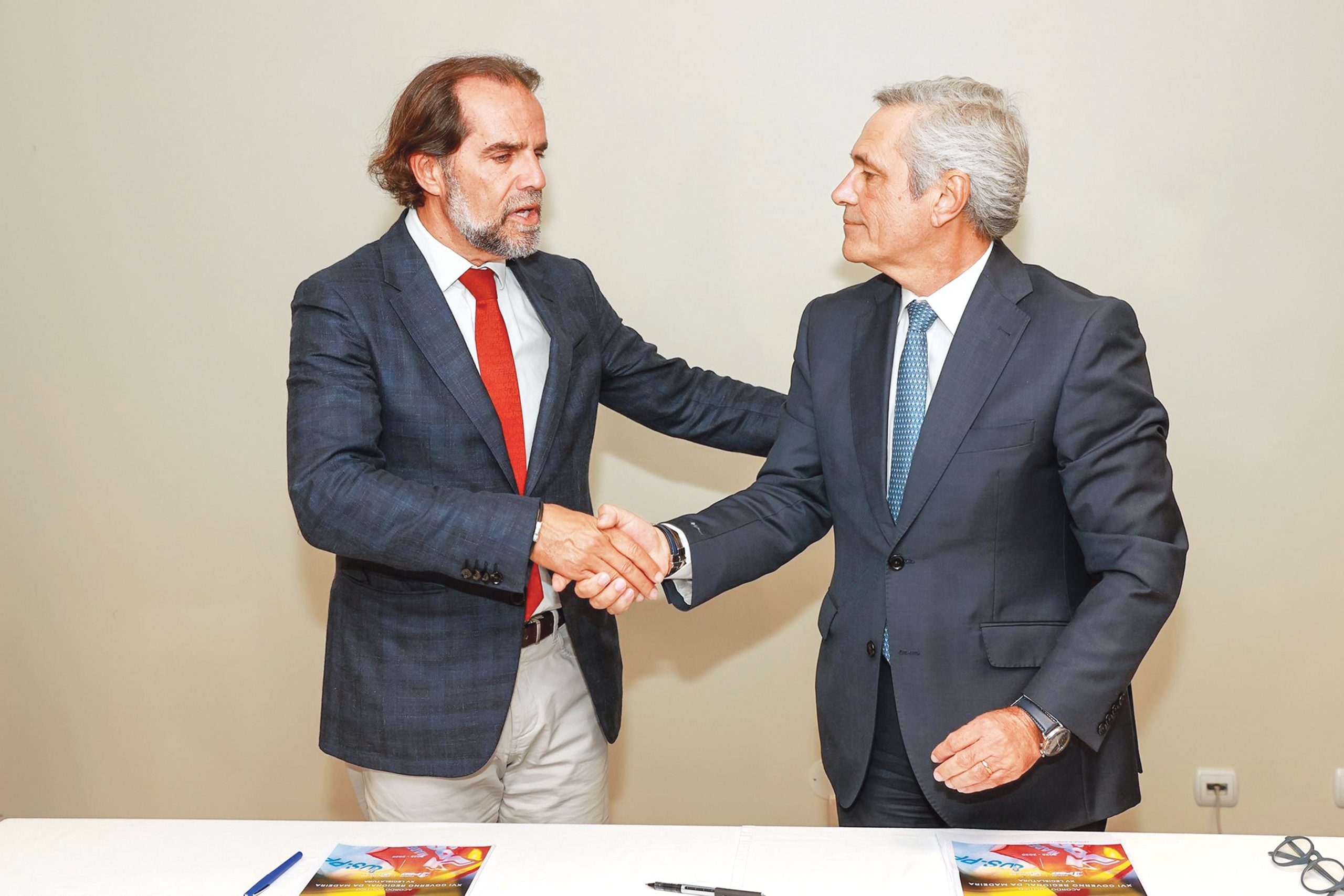 Wood. PSD and CDs officialize majority government