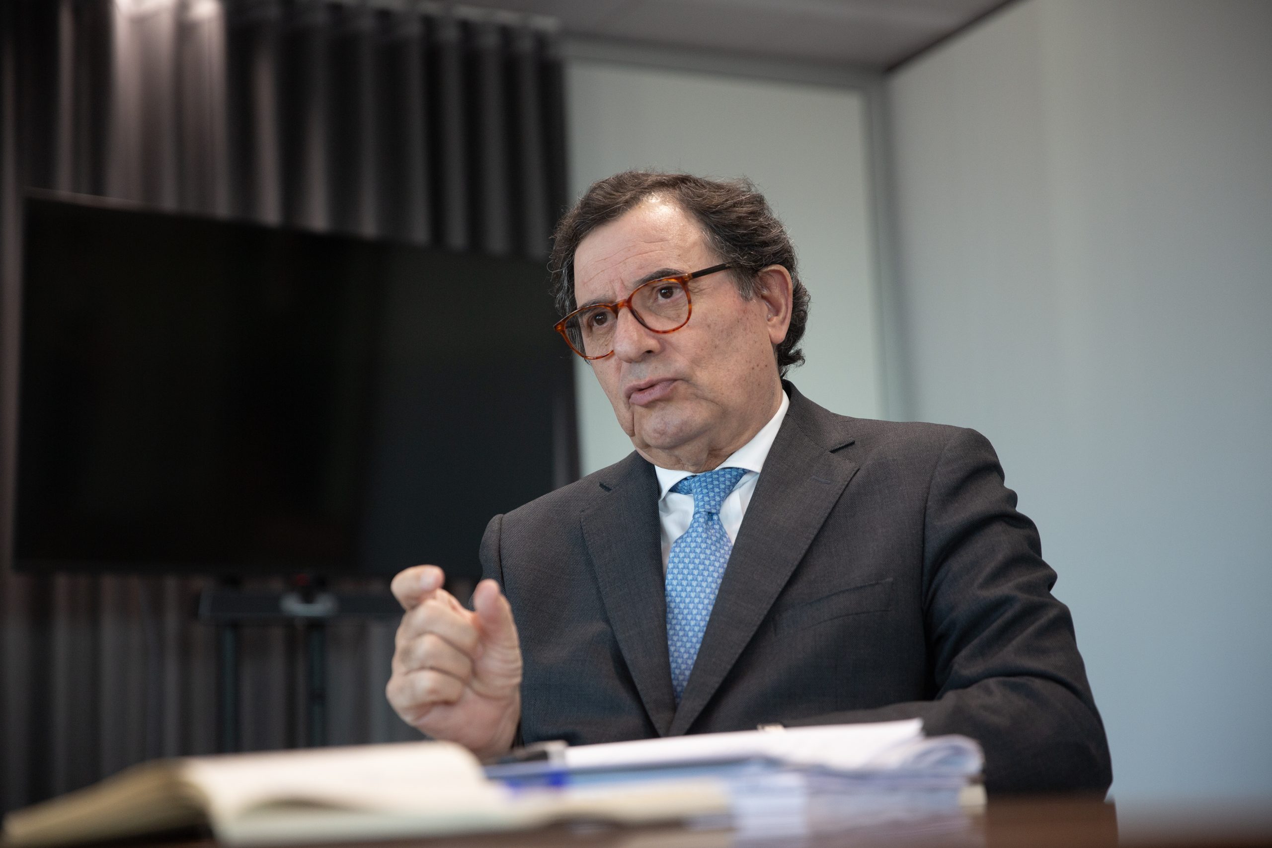 PSD attacks PS program and the « end of the right accounts »