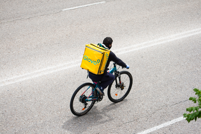 STJ diz que estafeta tinha contrato de trabalho com a Glovo