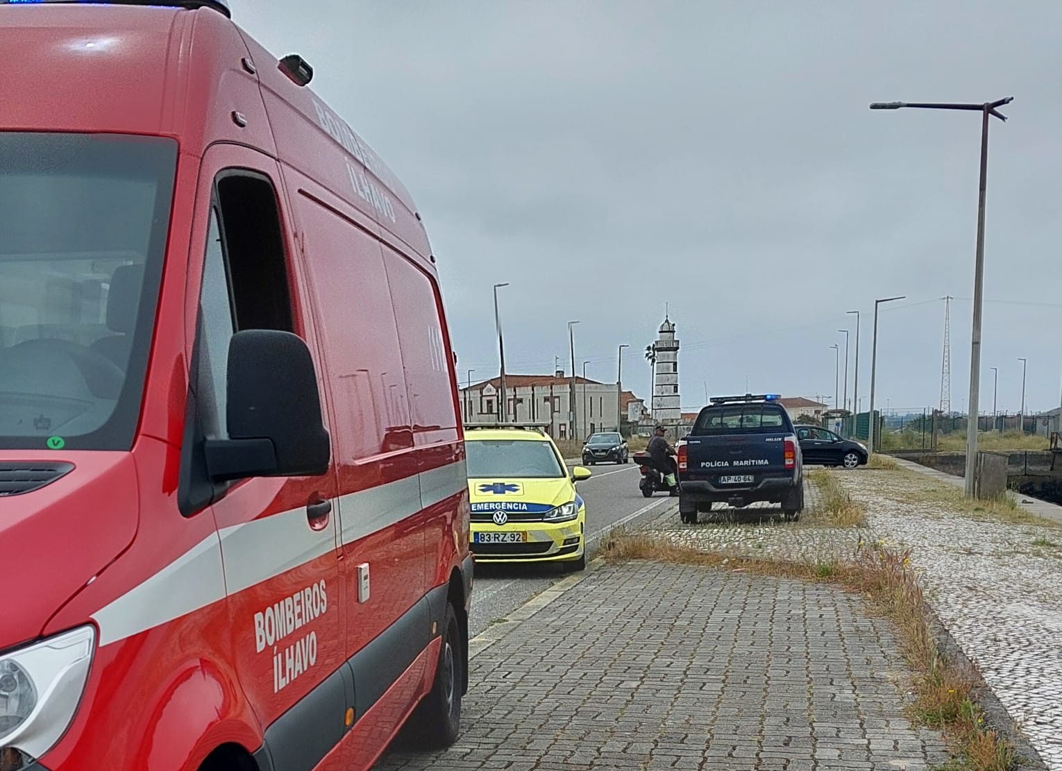 Homem cai à ria de Aveiro e morre frente ao filho