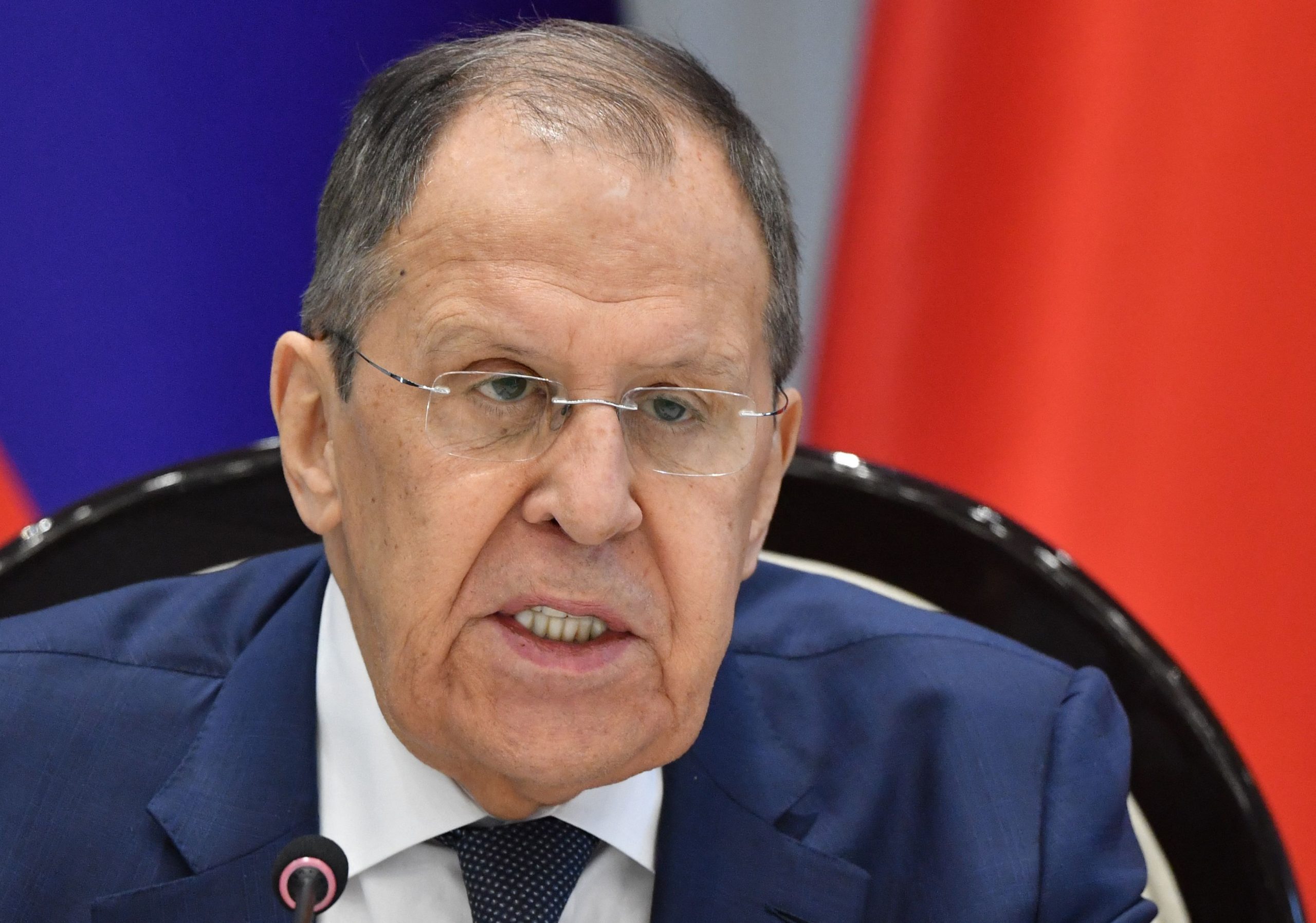 Lavrov diz que Rússia nunca será derrotada