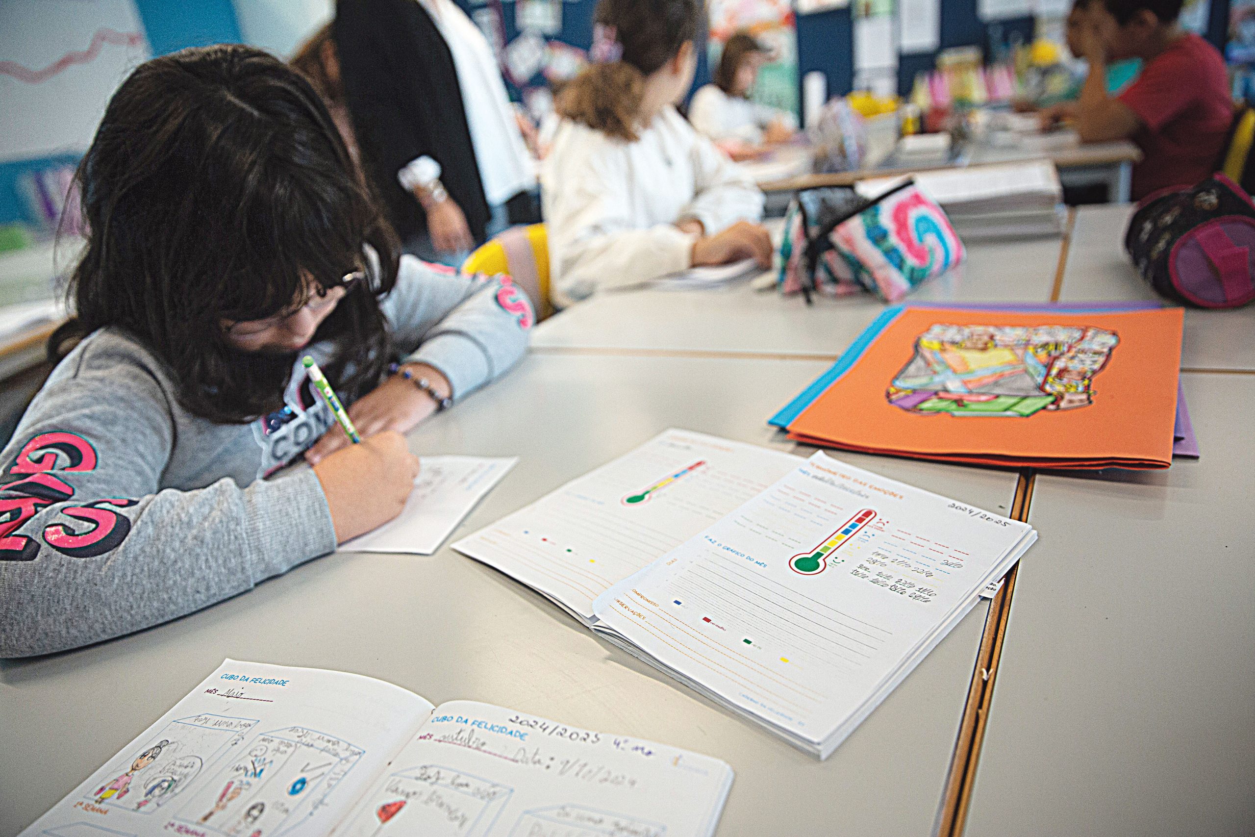 Começo das aulas com ‘défice estrutural’ e falta de soluções