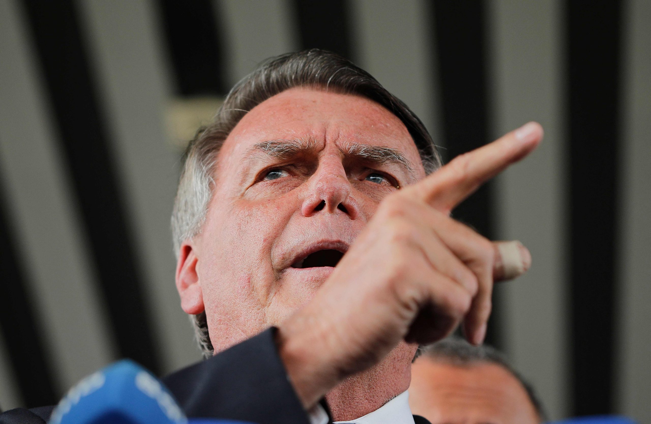 Bolsonaro considerado culpado de todos os crimes