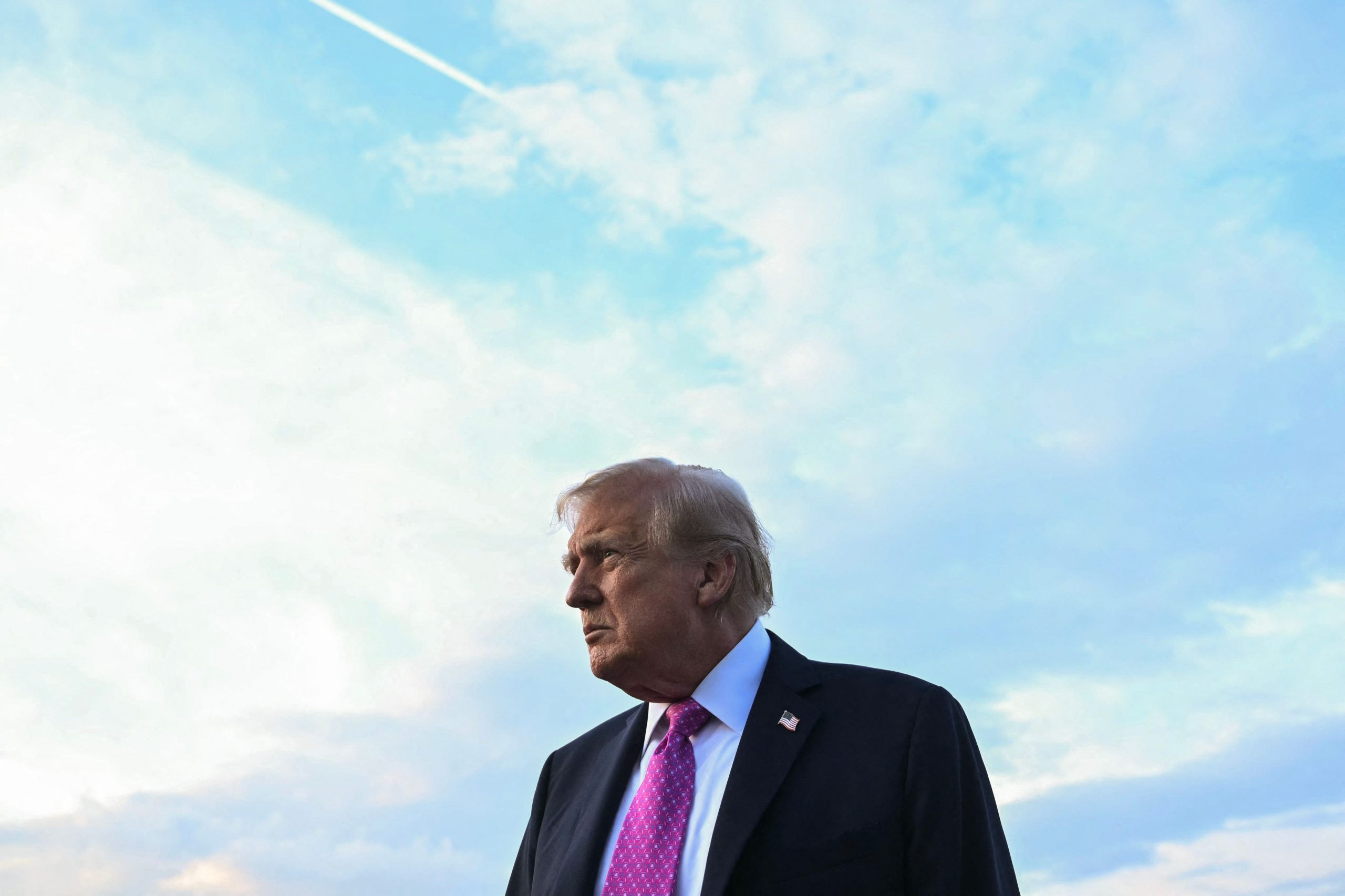 Trump exige 15 mil milhões de dólares ao jornal New York Times por difamação