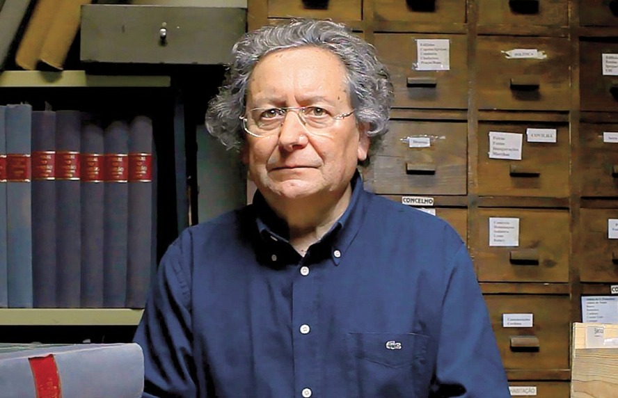 Fernando Paulouro Neves. A guerra feita em tipos de chumbo