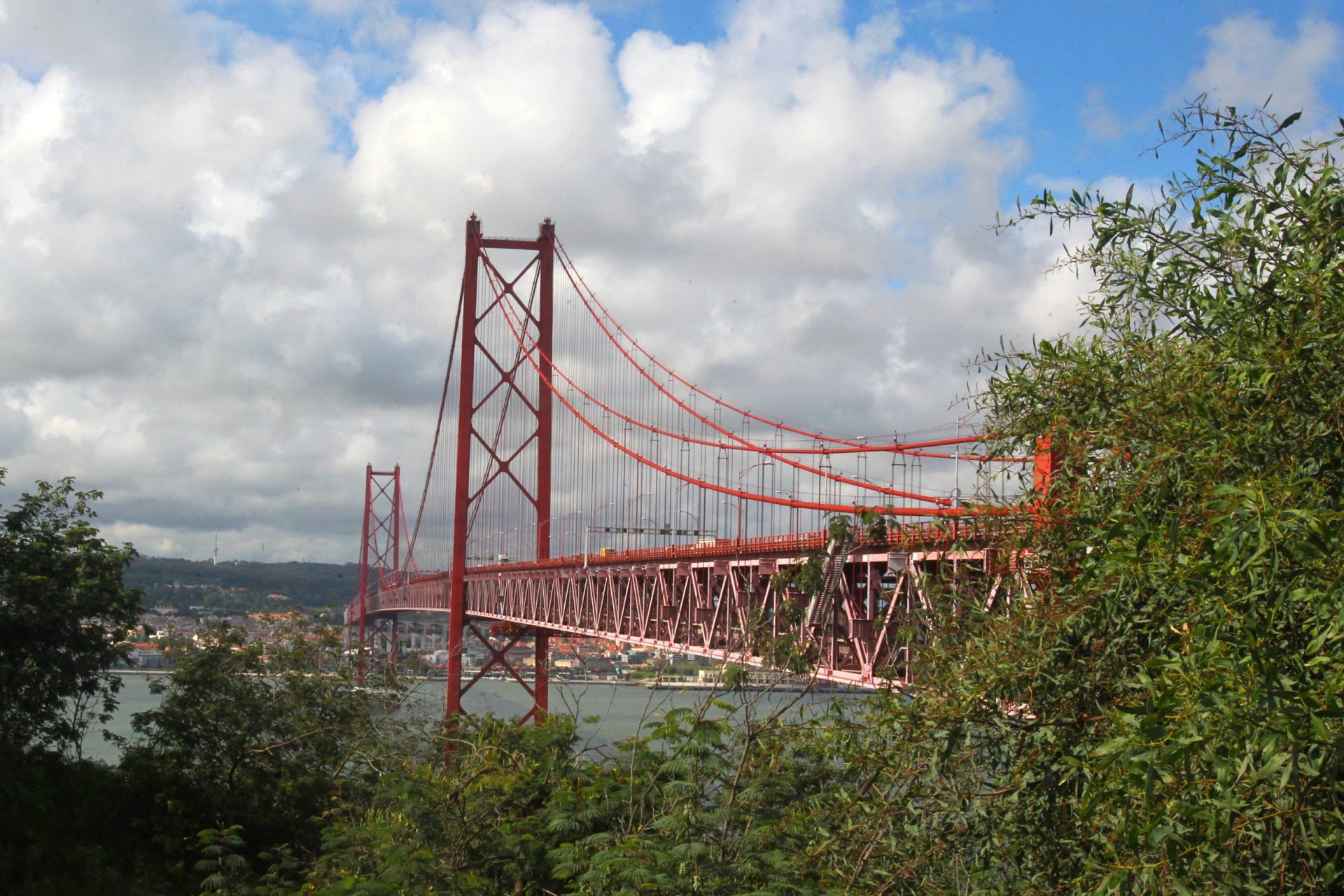 Trânsito na ponte 25 de Abril estará condicionado à noite até 5 de novembro