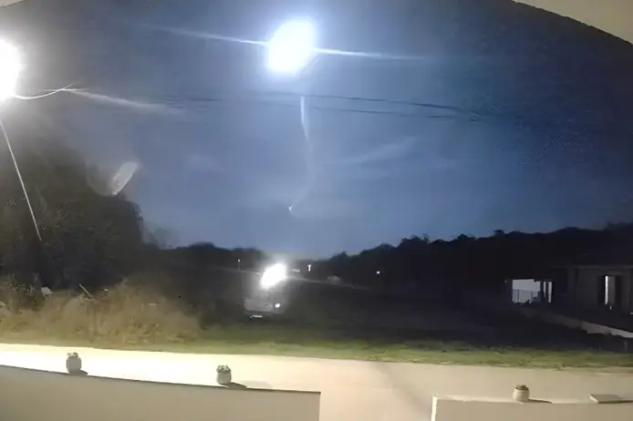 Clarão de meteoro ilumina noite ibérica