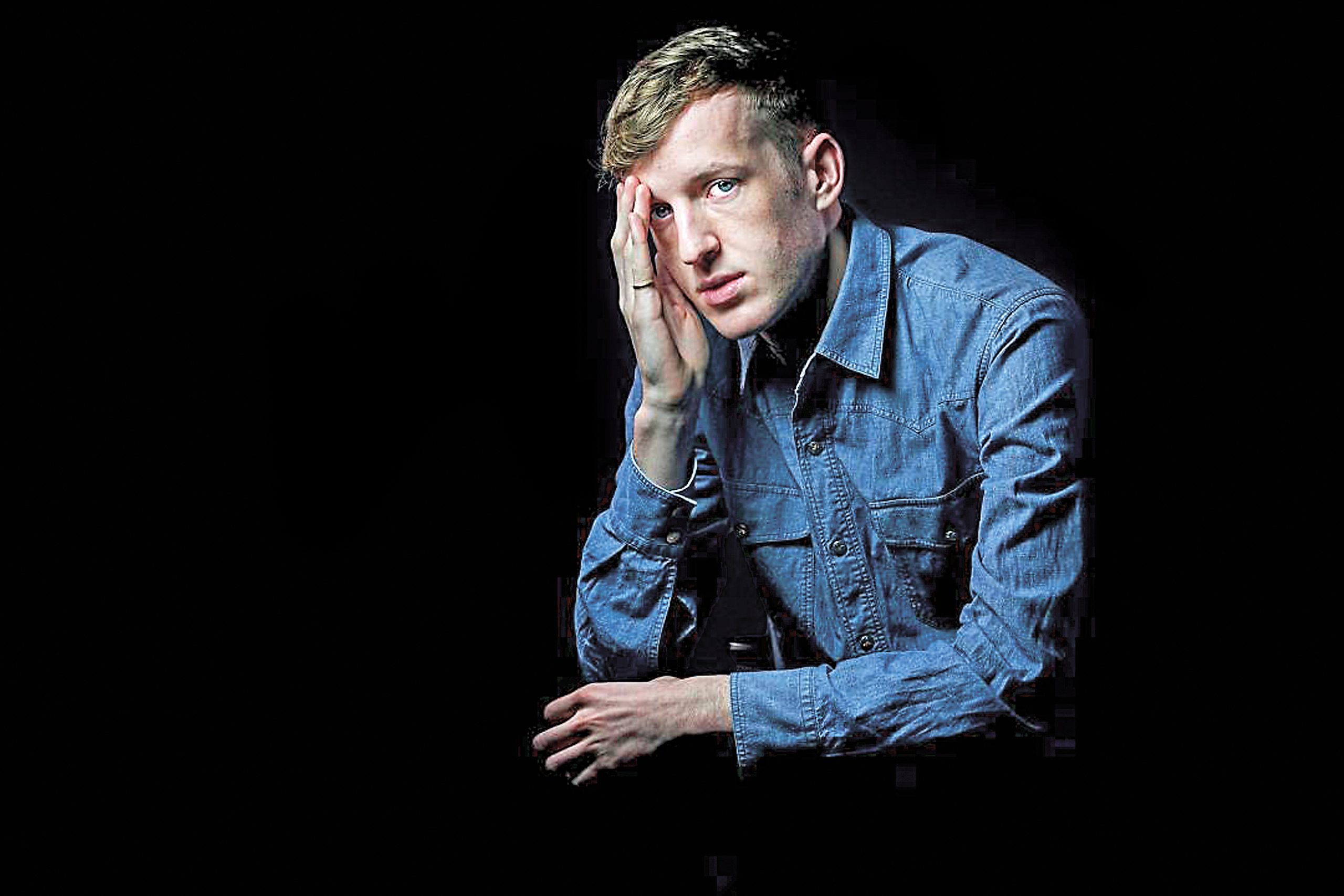 Édouard Louis. ‘O meu pai sofreu dores de estômago por causa do Sarkozy’