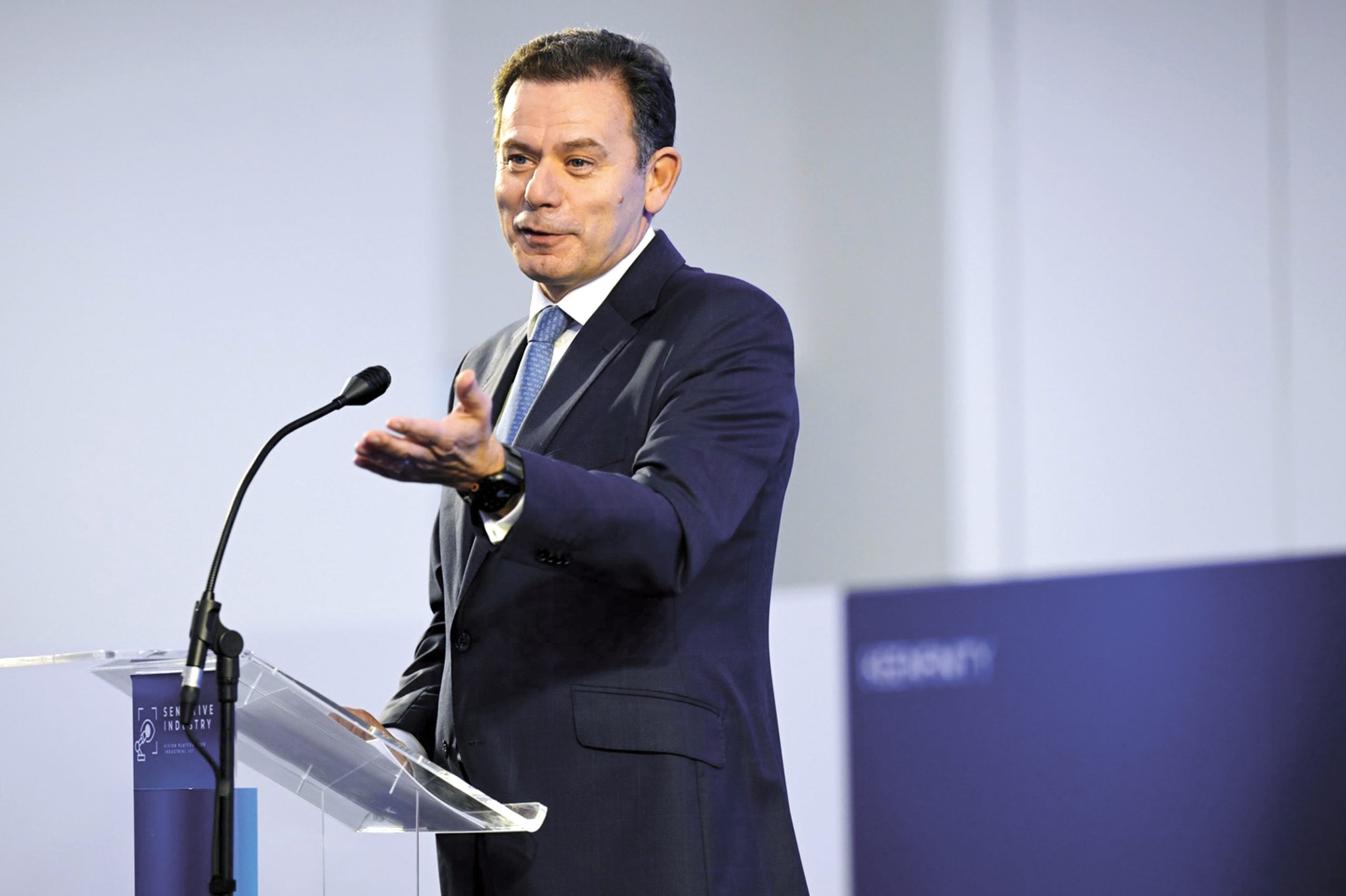 PM pede ao país para ‘elevar fasquia e fixar novas ambições’