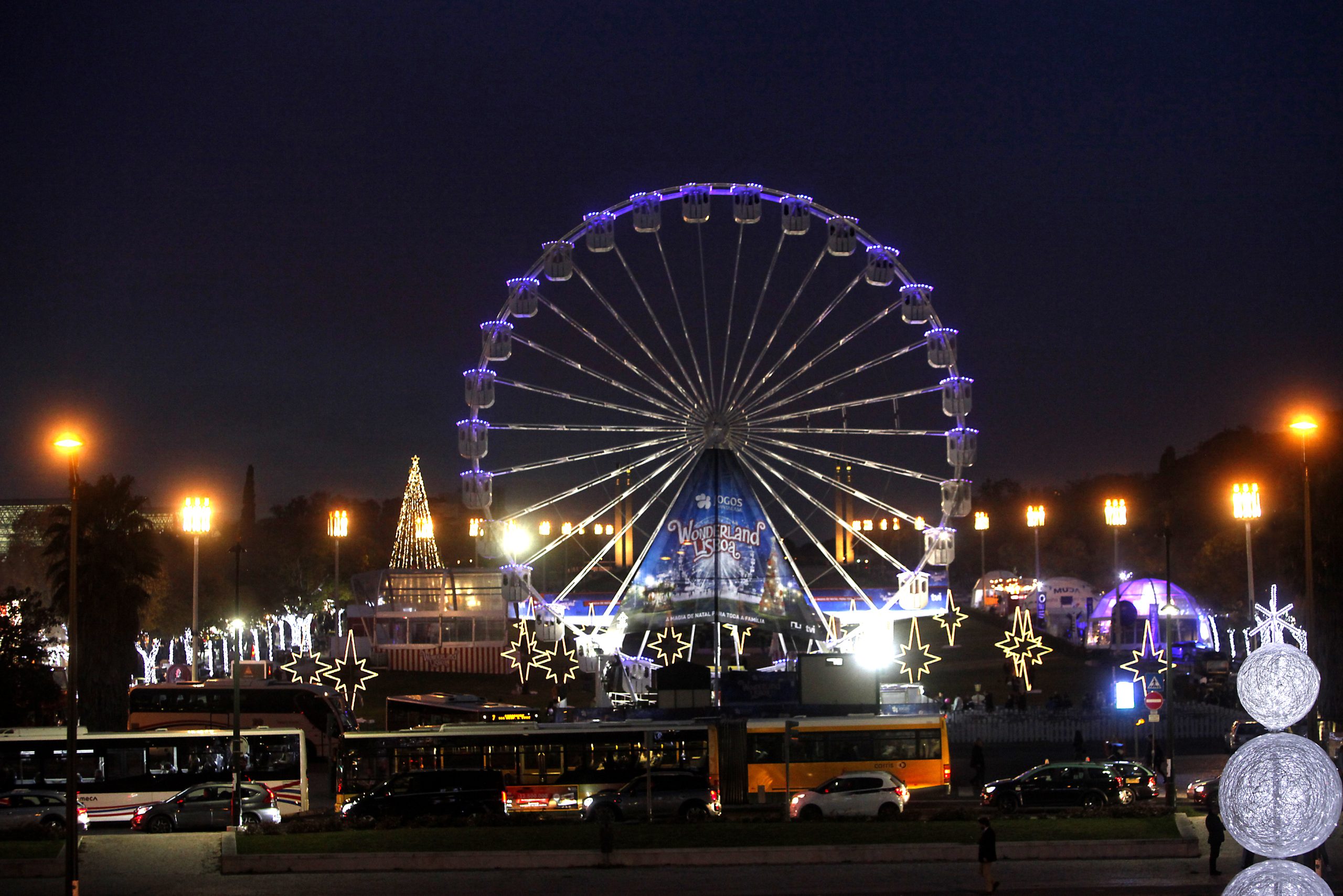 Mercados de natal. A magia espalhada pelo país